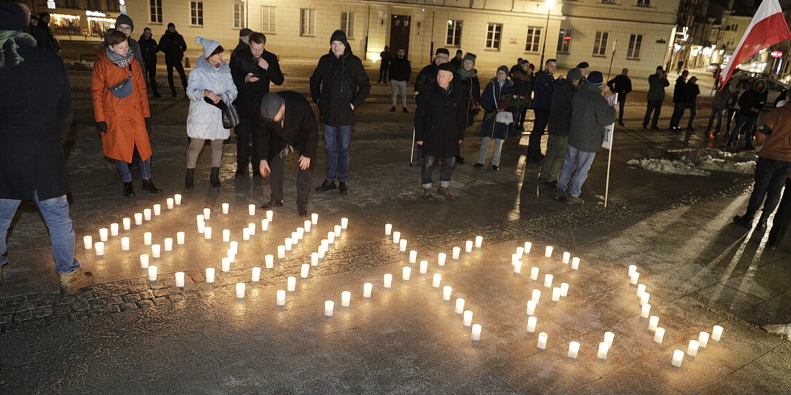 13.12.2023 Kielce. Uroczystości pod pomnikiem księdza Jerzego Popiełuszki w rocznicę wprowadzenia stanu wojennego / Fot. Jarosław Kubalski - Radio Kielce