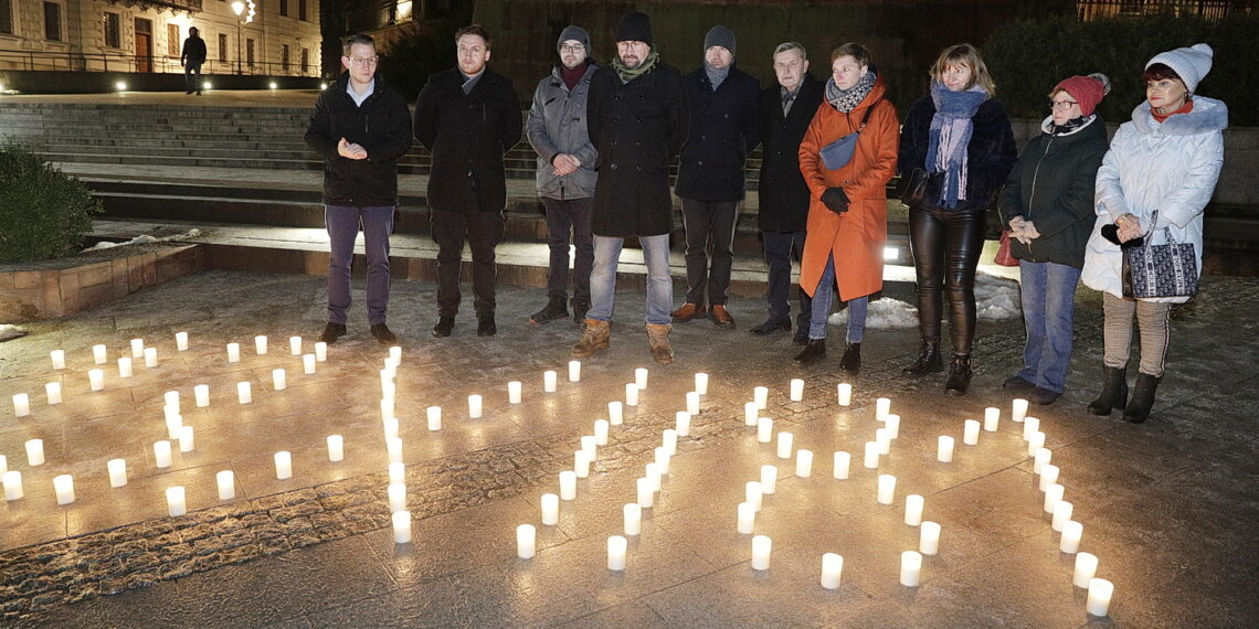 13.12.2023 Kielce. Uroczystości pod pomnikiem księdza Jerzego Popiełuszki w rocznicę wprowadzenia stanu wojennego / Fot. Jarosław Kubalski - Radio Kielce