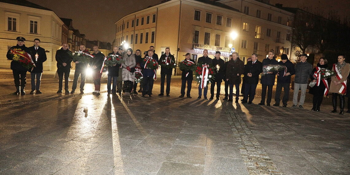 13.12.2023 Kielce. Uroczystości pod pomnikiem księdza Jerzego Popiełuszki w rocznicę wprowadzenia stanu wojennego / Fot. Jarosław Kubalski - Radio Kielce