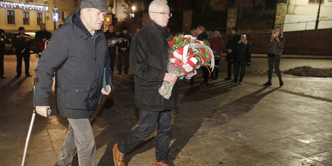 13.12.2023 Kielce. Uroczystości pod pomnikiem księdza Jerzego Popiełuszki w rocznicę wprowadzenia stanu wojennego / Fot. Jarosław Kubalski - Radio Kielce