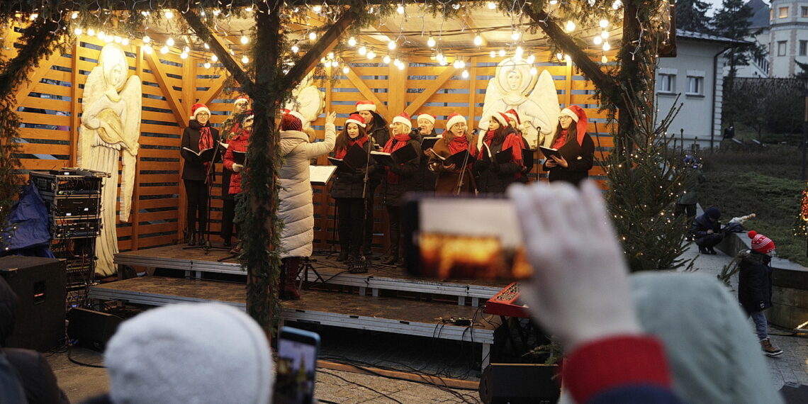 16.12.2023 Kielce. Jarmark Bożonarodzeniowy / Fot. Jarosław Kubalski - Radio Kielce