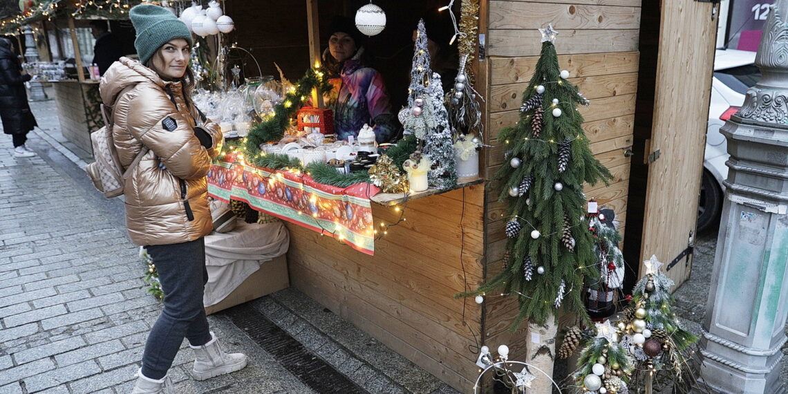 16.12.2023 Kielce. Jarmark Bożonarodzeniowy / Fot. Jarosław Kubalski - Radio Kielce