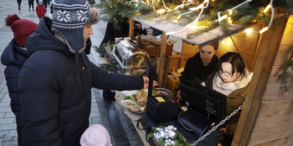 16.12.2023 Kielce. Jarmark Bożonarodzeniowy / Fot. Jarosław Kubalski - Radio Kielce