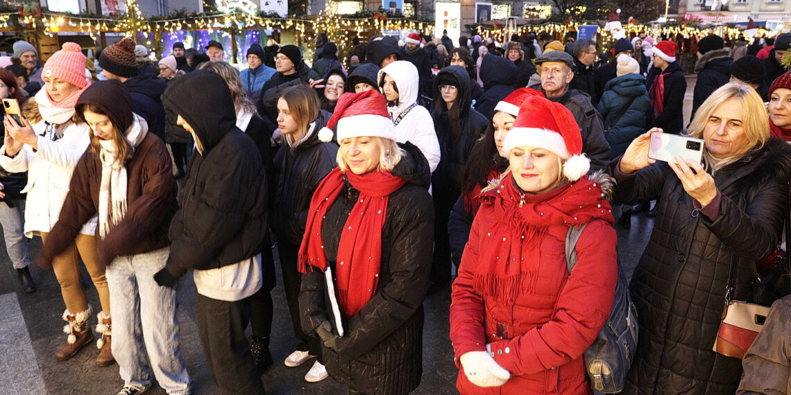 16.12.2023 Kielce. Jarmark Bożonarodzeniowy / Fot. Jarosław Kubalski - Radio Kielce