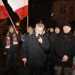 21.12.2023 Kielce. Protest przeciwko przejęciu TVP. Z mikrofonem senator Krzysztof Słoń / Fot. Jarosław Kubalski - Radio Kielce