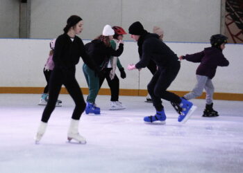 25.12.2023 Kielce. Lodowisko pod Telegrafem / Fot. Jarosław Kubalski - Radio Kielce