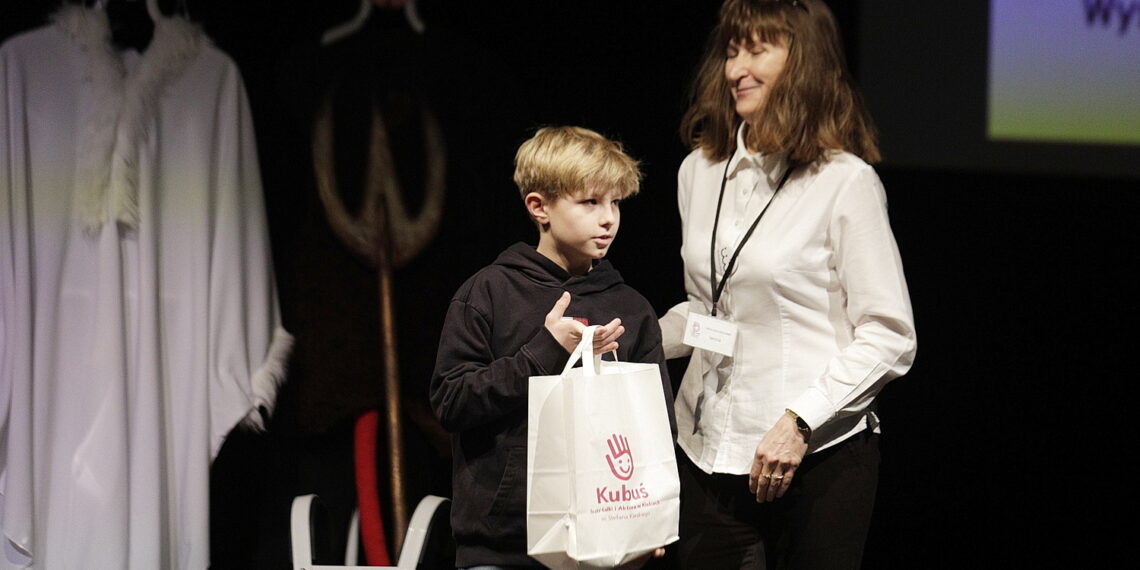 28.12.2023 Kielce. Teatr Lalki i Aktora "Kubuś. Gala 2. Plebiscytu Publiczności "Wystrzałowy Kubuś!”. Na zdjęciu Aleksander Barański / Fot. Jarosław Kubalski - Radio Kielce