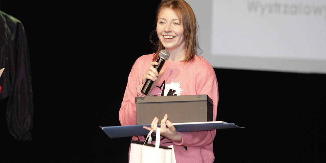 28.12.2023 Kielce. Teatr Lalki i Aktora "Kubuś. Gala 2. Plebiscytu Publiczności "Wystrzałowy Kubuś!”. Na zdjęciu aktorka Aleksandra Sapiaska / Fot. Jarosław Kubalski - Radio Kielce