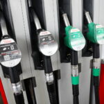 Nieznacznie potaniały diesel i benzyna 95