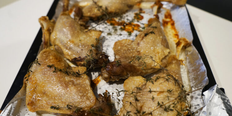 1.12.2023. Radio Kielce. Smacznego weekendu. Gęsina z lanymi kluskami i karmelizowanymi marchewkami / Fot. Aleksandra Kwaśniewska - Radio Kielce