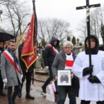 Pożegnano byłego trenera piłkarskiej reprezentacji Polski Wojciecha Łazarka - Radio Kielce 21.12.2023. Łódź. Uroczystości pogrzebowe byłego selekcjonera piłkarskiej reprezentacji Polski Wojciecha Łazarka na Cmentarzu Rzymskokatolickim Św. Rocha przy ul. Zgierskiej w Łodzi / Fot. Marian Zubrzycki - PAP