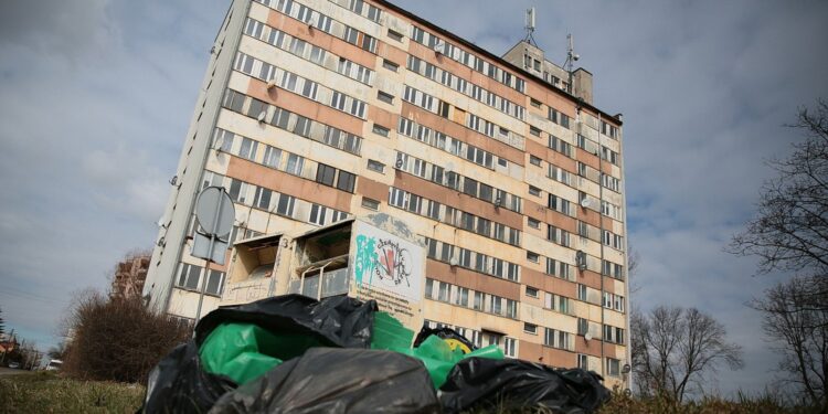 Architekci zaprojektują następcę „bloku grozy" - Radio Kielce Kielce. Ulica Młoda 4. Wieżowiec / Fot. Radio Kielce