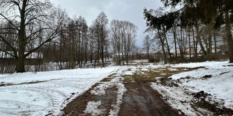 23.01.2023. Nowa Słupia. Miejsce, gdzie ma powstać Centrum Edukacyjne wraz z ekspozycją przyrodniczą / Fot. Daniel Czwartosz - Radio Kielce