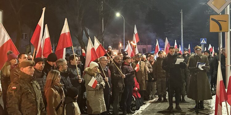 21.01.2024. Kielce. Białogon. Obchody 161. rocznicy wybuchu Powstania Styczniowego, zorganizowane przez Stowarzyszenie Rekonstrukcji Historycznych „Jodła” / Fot. Iwona Murawska-Bujnowicz - Radio Kielce