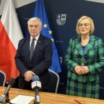 25.01.2024. Kielce. Podpisanie umów na dofinansowanie z programu „Fundusze Europejskie dla Świętokrzyskiego 2021–2027”. Na zdjęciu: Andrzej Bętkowski - marszałek województwa, Renata Janik - wicemarszałek województwa / Fot. Iwona Murawska-Bujnowicz - Radio Kielce
