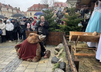 Orszaki Trzech Króli także na Ponidziu - Radio Kielce 06.01.2024. Sandomierz. Orszak Trzech Króli / Fot. Grażyna Szlęzak - Radio Kielce