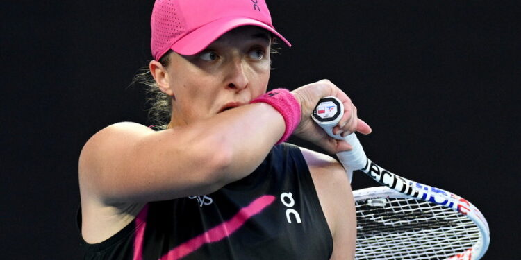 Na zdjęciu: Iga Świątek podczas meczu 3. rundy z Lindą Noskovą z Czech w Australian Open / Fot. EPA/JOEL CARRETT AUSTRALIA AND NEW ZEALAND OUT. Dostawca: PAP/EPA