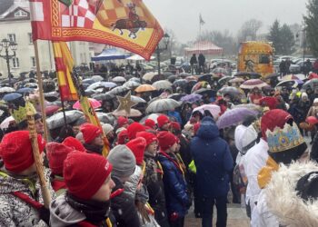 Po raz 18 ulicami Starachowic przejdzie Orszak Trzech Króli - Radio Kielce 06.01.2024. Skarżysko-Kamienna. Orszak Trzech Króli / Fot. Anna Głąb - Radio Kielce