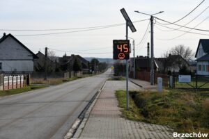 21.01.2024. Brzechów. Radarowy wyświetlacz prędkości / Fot. Urząd Miasta i Gminy Daleszyce