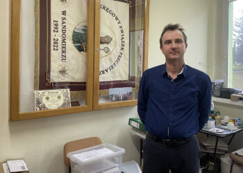 Nektarowy, spadziowy czy gryczany? Jaki miód poleca pszczelarz? - Radio Kielce