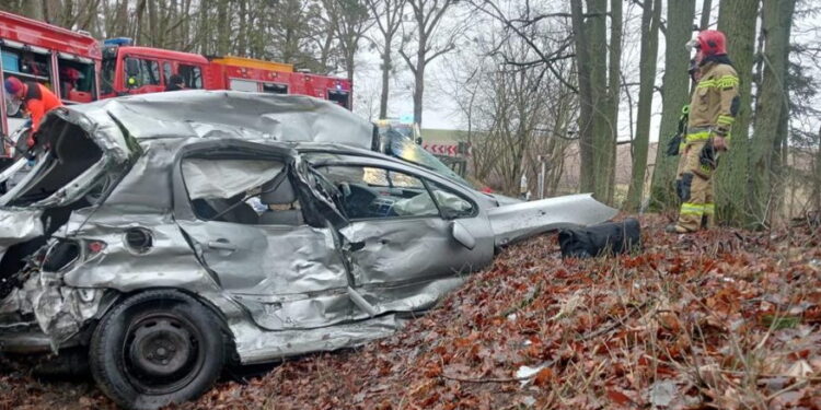 Tragedia na drodze. Zginęło małżeństwo