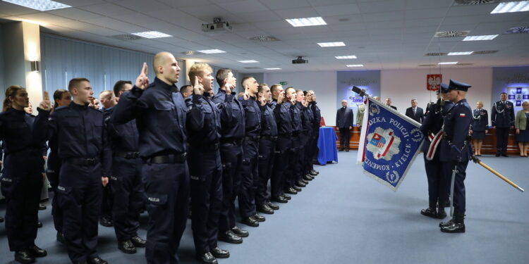 04.01.2024 Kielce. Ślubowanie nowych funkcjonariuszy / Fot. Wiktor Taszłow