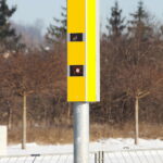 Naklejki nie przeszkadzają, fotoradar robi zdjęcia