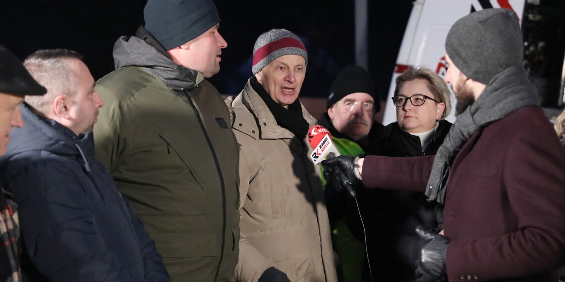 17.01.2024. Radio Kielce, program Interwencja. Dziurawa ulica Biesak. / Fot. Wiktor Taszłow - Radio Kielce