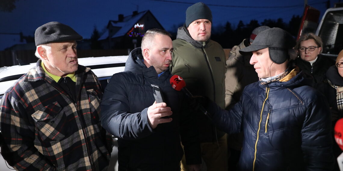 17.01.2024. Radio Kielce, program Interwencja. Dziurawa ulica Biesak. / Fot. Wiktor Taszłow - Radio Kielce