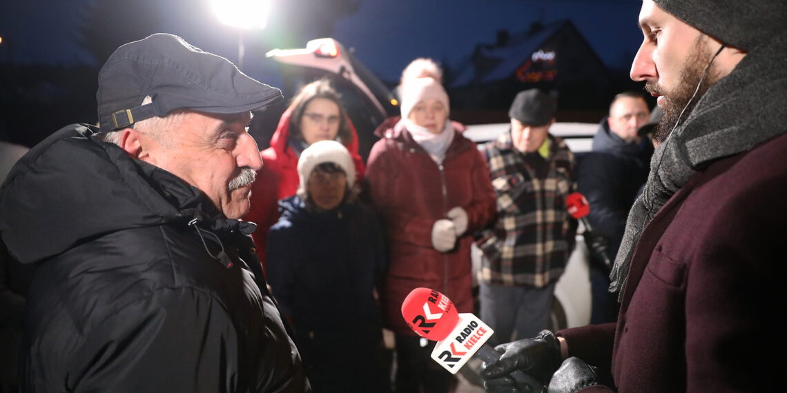 17.01.2024. Radio Kielce, program Interwencja. Dziurawa ulica Biesak. / Fot. Wiktor Taszłow - Radio Kielce