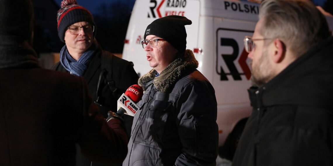 17.01.2024. Radio Kielce, program Interwencja. Dziurawa ulica Biesak. / Fot. Wiktor Taszłow - Radio Kielce