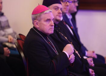 21.01.2024. Sandomierz. 10. Koncert Kolęd i Hymnów Prawosławnych. Na zdjęciu: Krzysztof Nitkiewicz - biskup sandomierski / Fot. Wiktor Taszłow - Radio Kielce