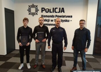 19.01.2024 Skarżysko-Kamienna. Podziękowania dla uczniów za obywatelską postawę / Fot. Policja