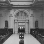 Główna sala Banku Polskiego przy ulicy Bielańskiej 10 w Warszawie, kwiecień 1928 r. / Fot. NAC