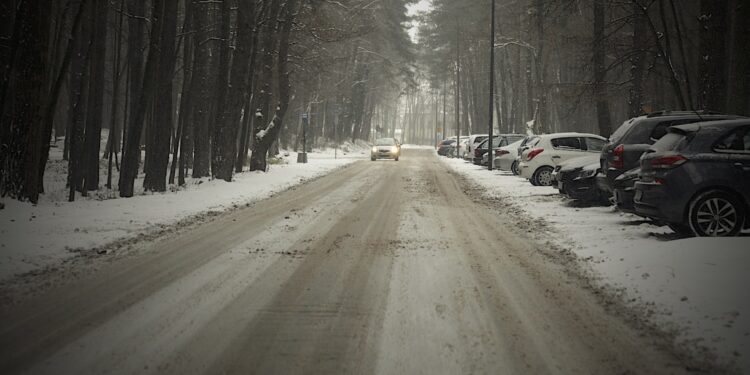 07.01.2024. Kielce. Zima na drogach / Fot. Jarosław Kubalski - Radio Kielce