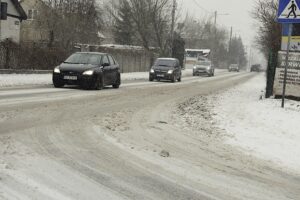 07.01.2024. Kielce. Zima na drogach / Fot. Jarosław Kubalski - Radio Kielce