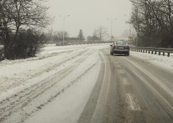 07.01.2024. Kielce. Zima na drogach / Fot. Jarosław Kubalski - Radio Kielce