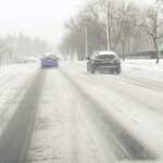 Więcej kolizji drogowych. Powodem niesprzyjające warunki