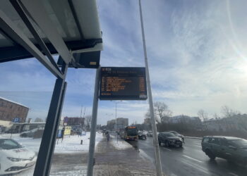 Kielce. Przystanek autobusowy. / Fot. Jarosław Kubalski - Radio Kielce