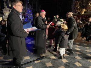 Radosne głosy dziecięce i młodzieżowe wypełniły sandomierską katedrę - Radio Kielce