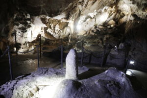 Raj ponownie dostępny. Zobacz najpopularniejszą świętokrzyską jaskinię - Radio Kielce