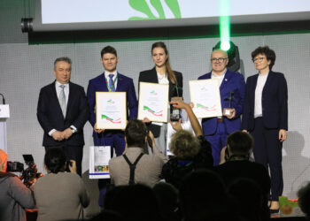 Organizatorzy i laureaci Nagrody imienia profesora Pieniążka / Fot. Targi Kielce