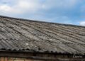 Więcej czasu na wymianę dachów z azbestem - Radio Kielce Więcej czasu na wymianę dachów z azbestem