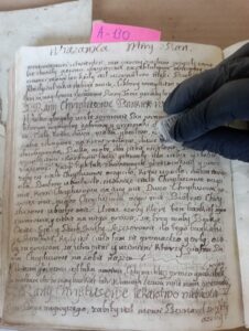 Rękopisy ze skasowanych klasztorów zostały odnowione - Radio Kielce