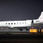 21.01.2024. Balice. Samolot na pokładzie którego wylądował właściciel Tesli i platformy X Elon Musk na Międzynarodowym Porcie Lotniczym im. Jana Pawła II Kraków-Balice / Fot. PAP - Łukasz Gągulski