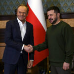 22.01.2024. Ukraina. Kijów. Premier Polski Donald Tusk oraz prezydent Ukrainy Wołodymyr Zełenski podczas spotkania w Kijowie / Fot. PAP - Vladyslav Musiienko