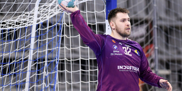 03.02.2024. Tarnów. Orlen Superliga: Grupa Azoty Unia Tarnów - Industria Kielce. Na zdjęciu: Sandro Mestrić - Industria Kielce / Fot. Michał Stańczyk - Cyfrasport