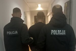 Zatrzymanie jednego z z podejrzanych o podpalenia w gminie Gowarczów / Fot. świętokrzyska policja