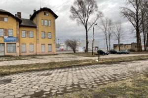 06.02.2024. Końskie. Dworzec kolejowy i parking / Fot. Magdalena Galas-Klusek - Radio Kielce