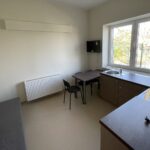 17.02.2024. Jędrzejów. Mieszkania chronione w budynku dawnego Kolejowego Domu Kultury / Fot. Michał Kita -Radio Kielce